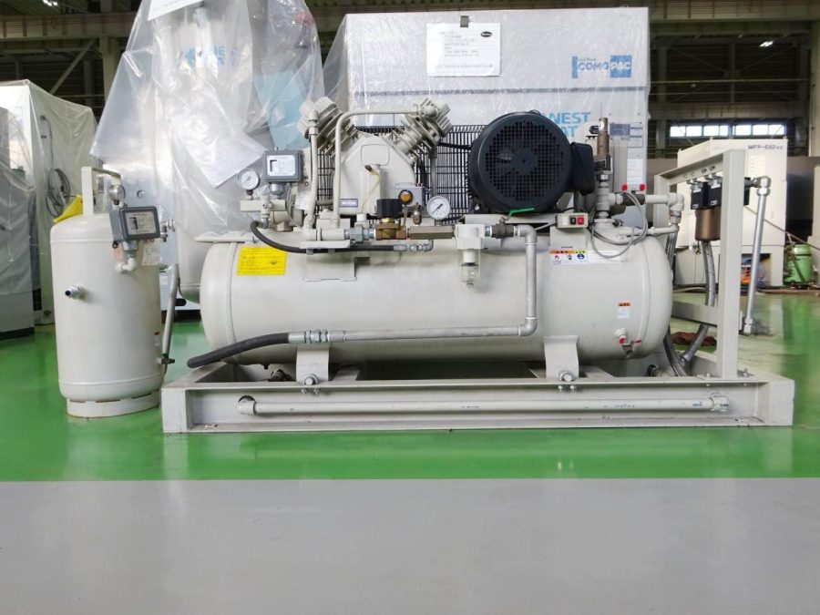 引取限定岩田エアコンプレッサー 7馬力5.5kw 引取限定!! 7.5馬力エアー 