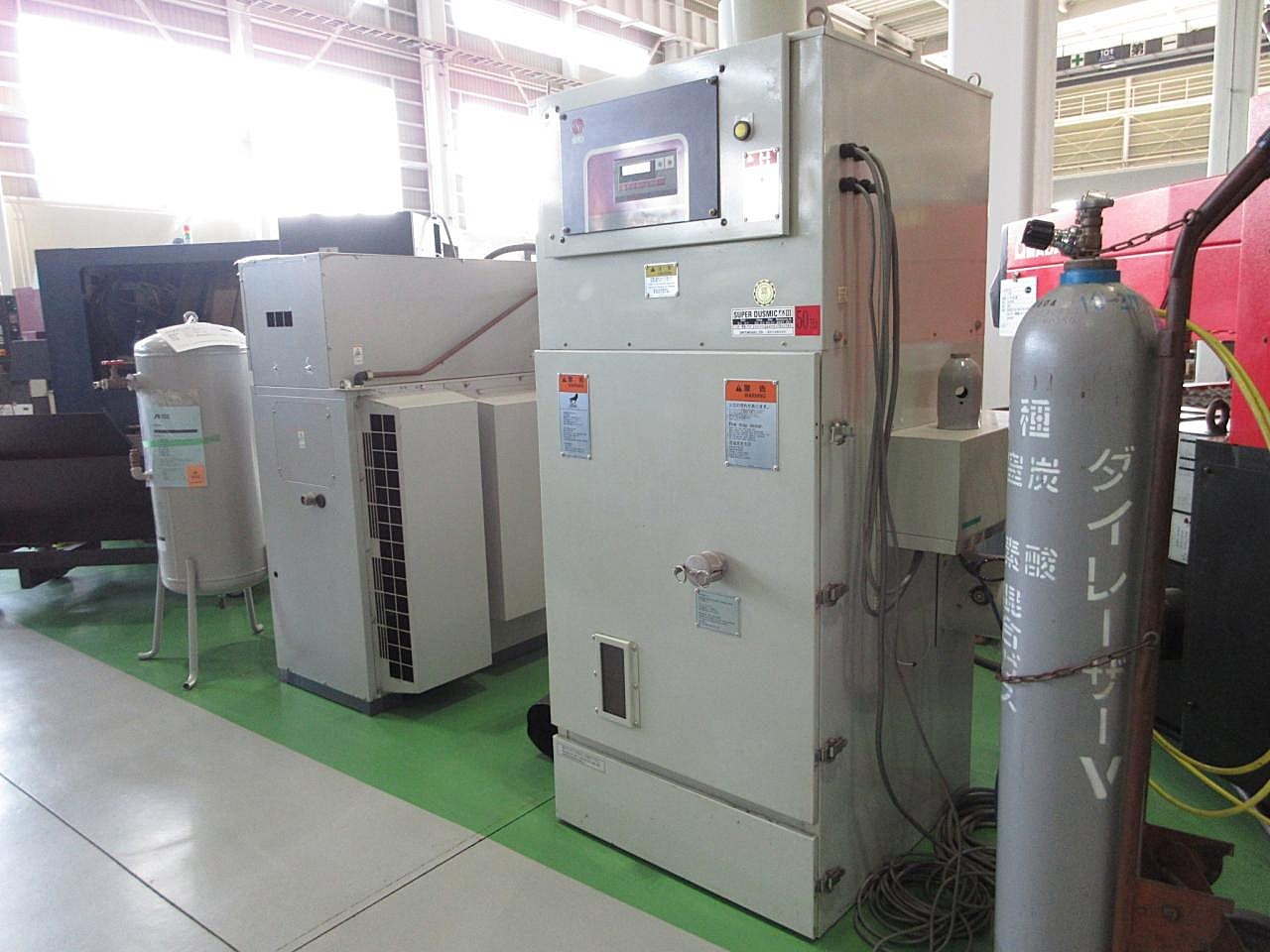 LC-2012C1NTの集塵機斜めから