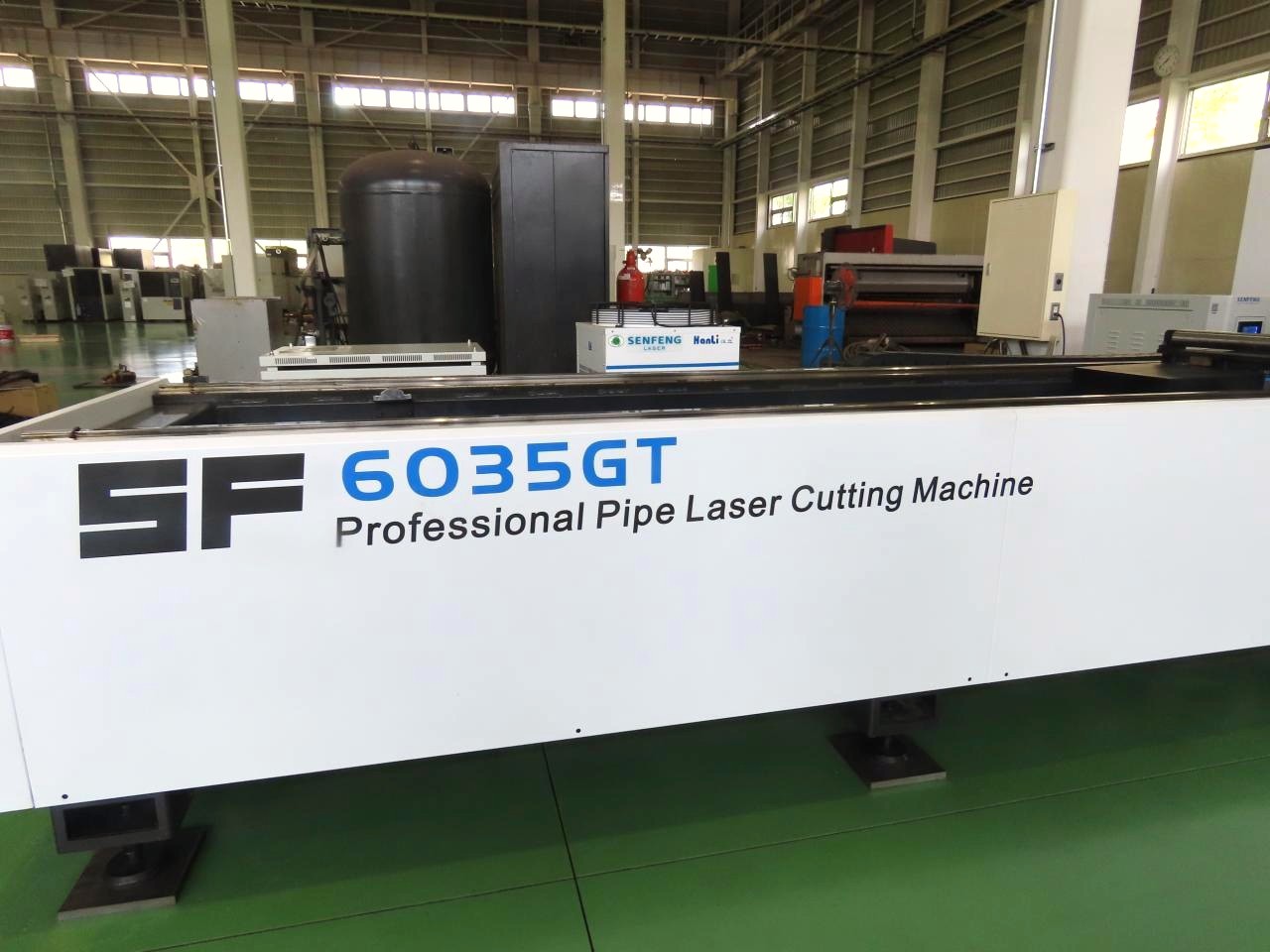 SF6035GT本体側面・型式表示