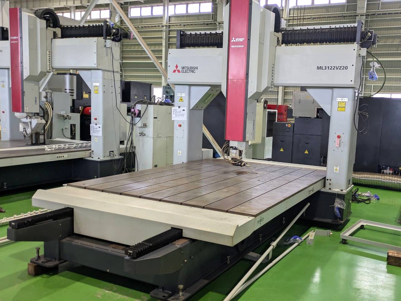 ML3122VZ20-20CF3の本体正面右から