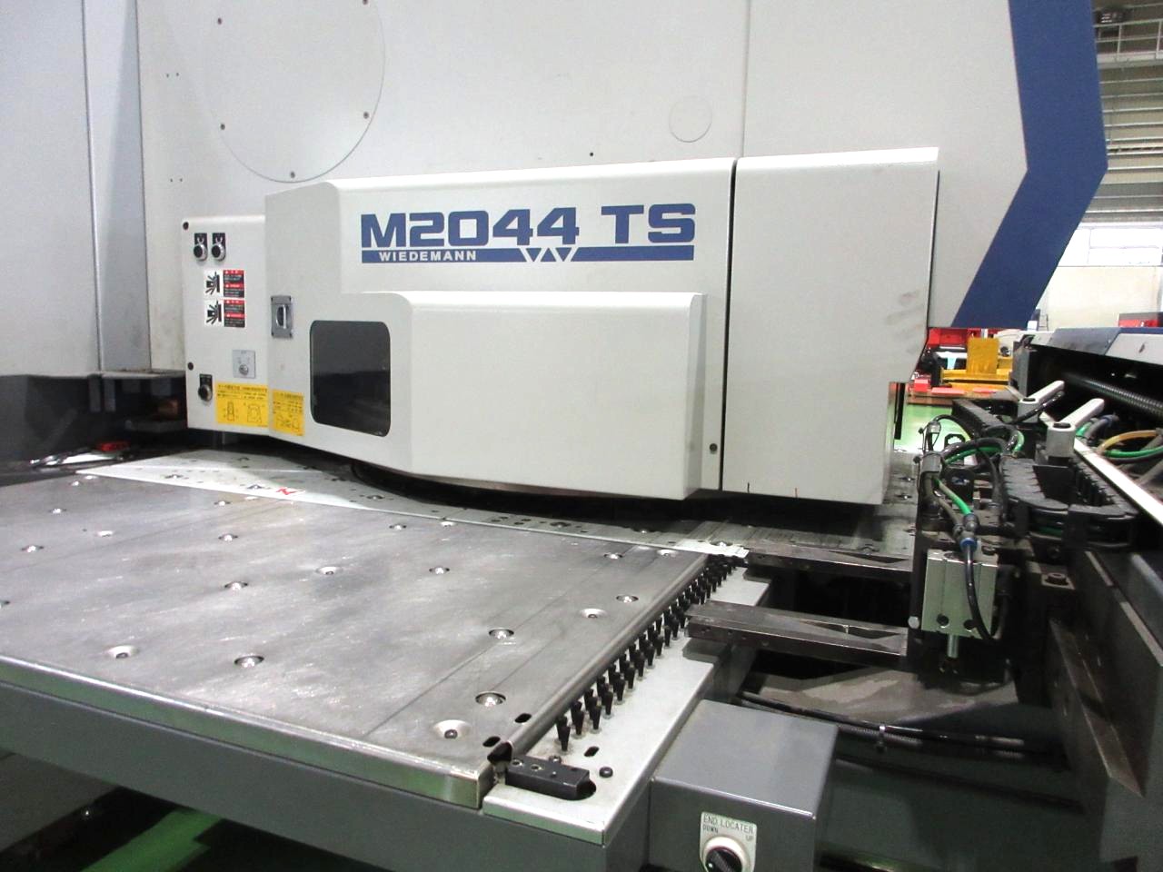 MOTORUM-2044TSのテーブル