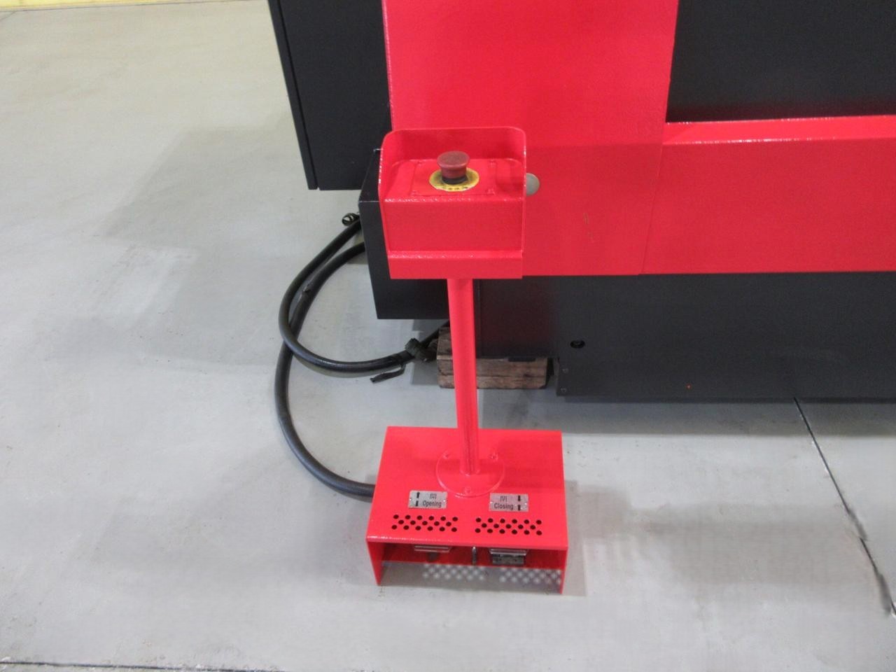 FBDⅢ-1253NTのフットスイッチ