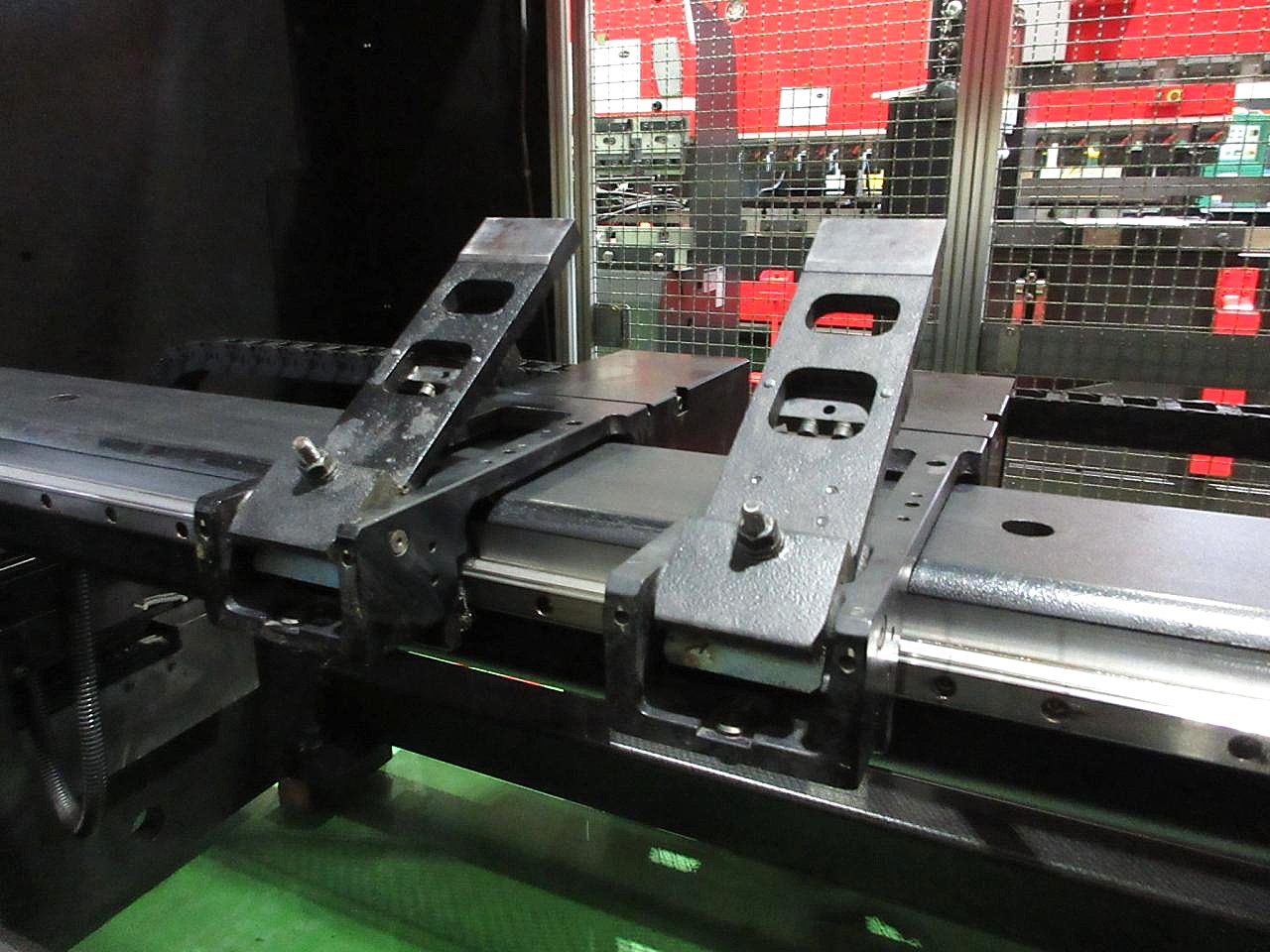 HD-1303NTのバックゲージ突き当て