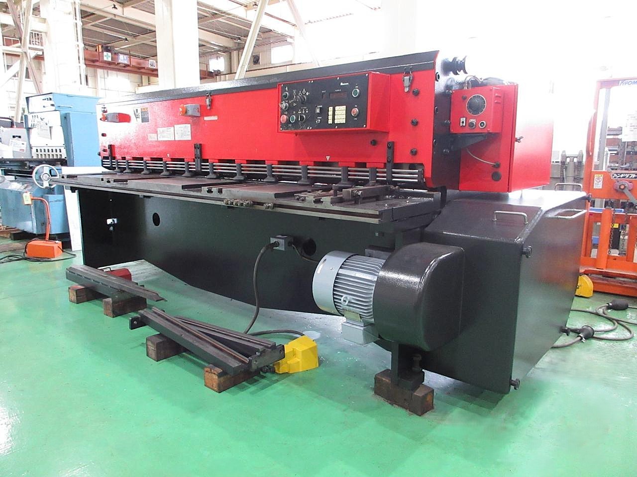 M-2545正面右から