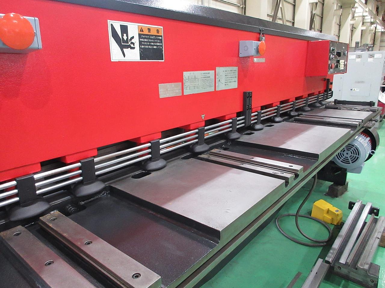 M-2545のテーブル