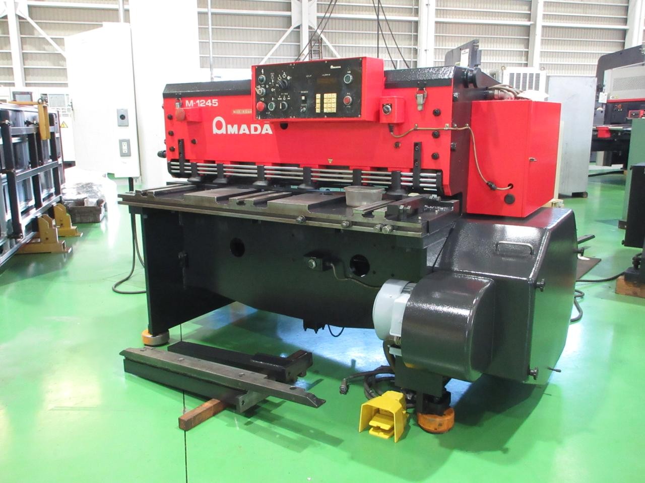 M-1245正面右から