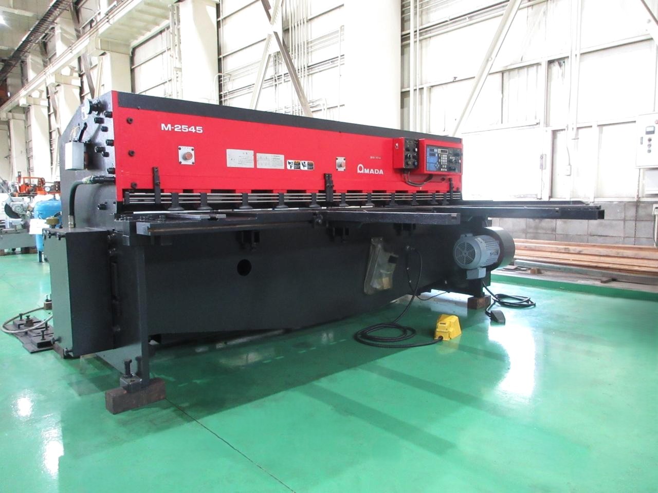 M-2545正面左から