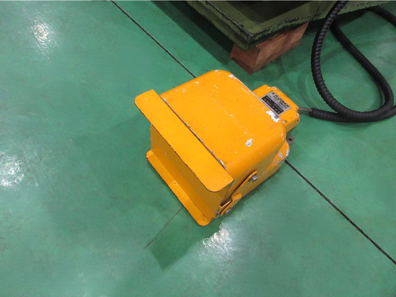 TCN-256Bのフットペダル