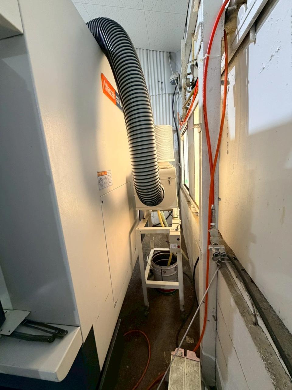 VCN 410Aの本体背面