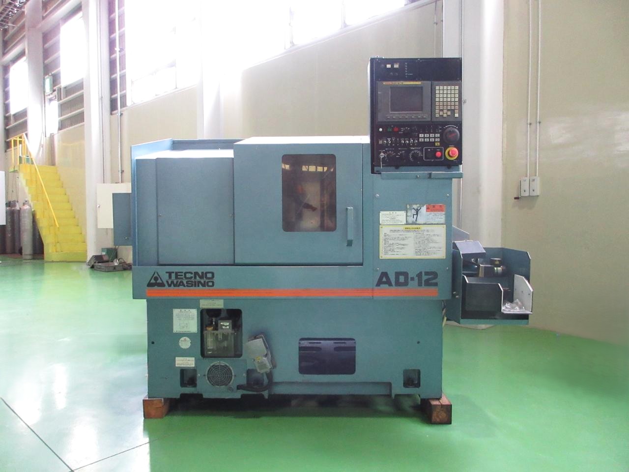 AD-12全体正面（扉閉）