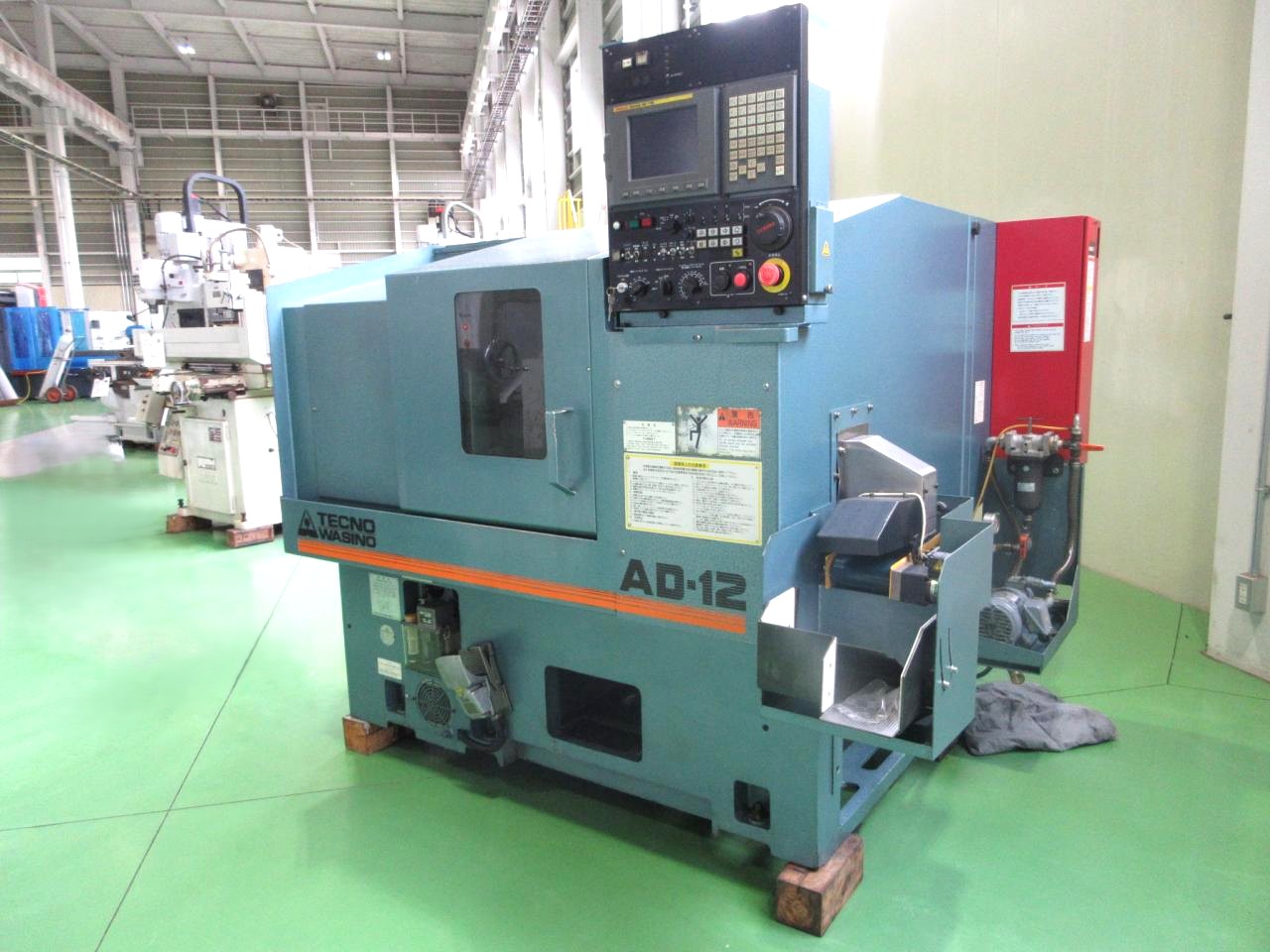 AD-12全体正面右から（扉閉）