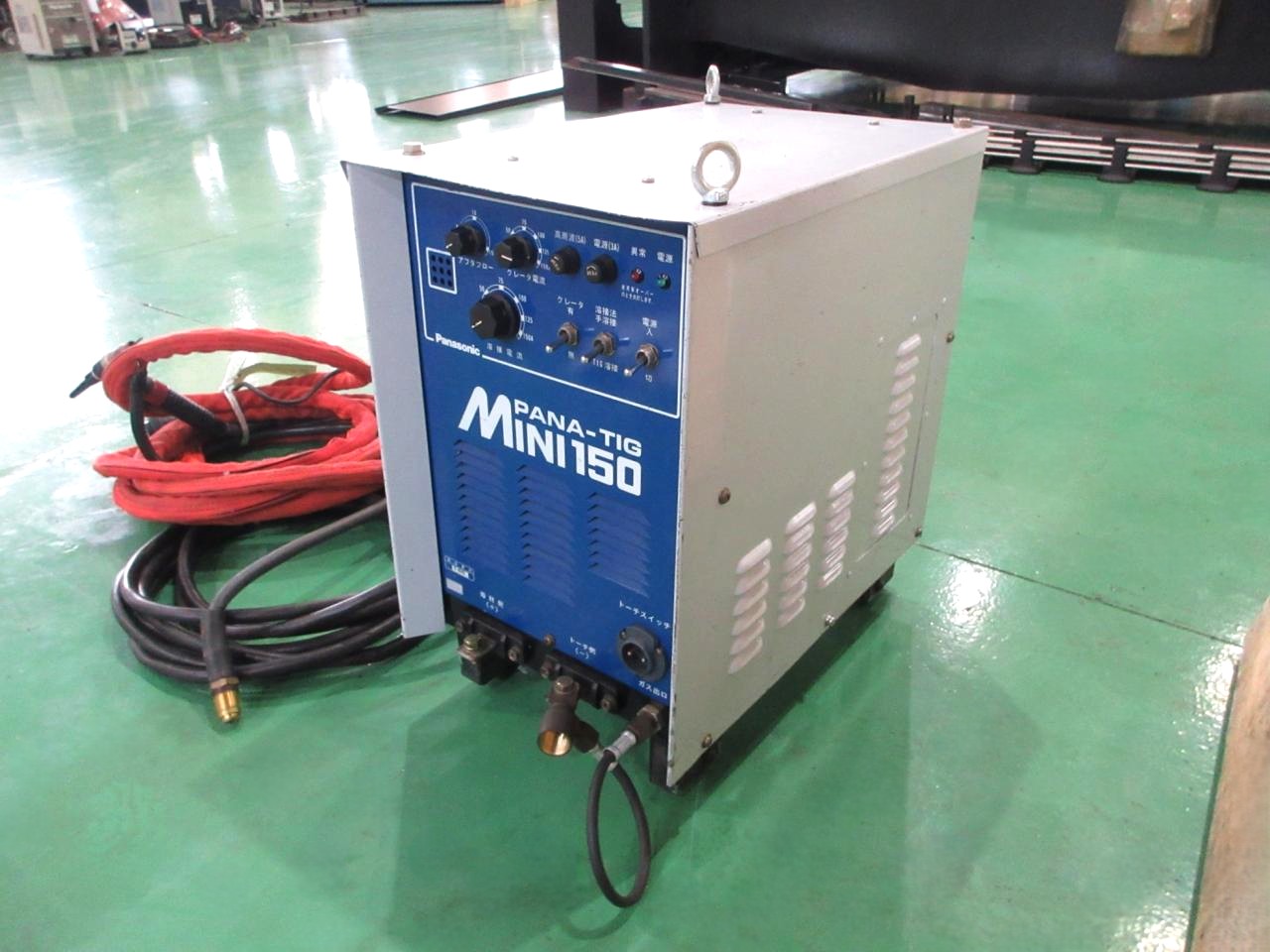 PANA-TIG MINI150本体正面右から