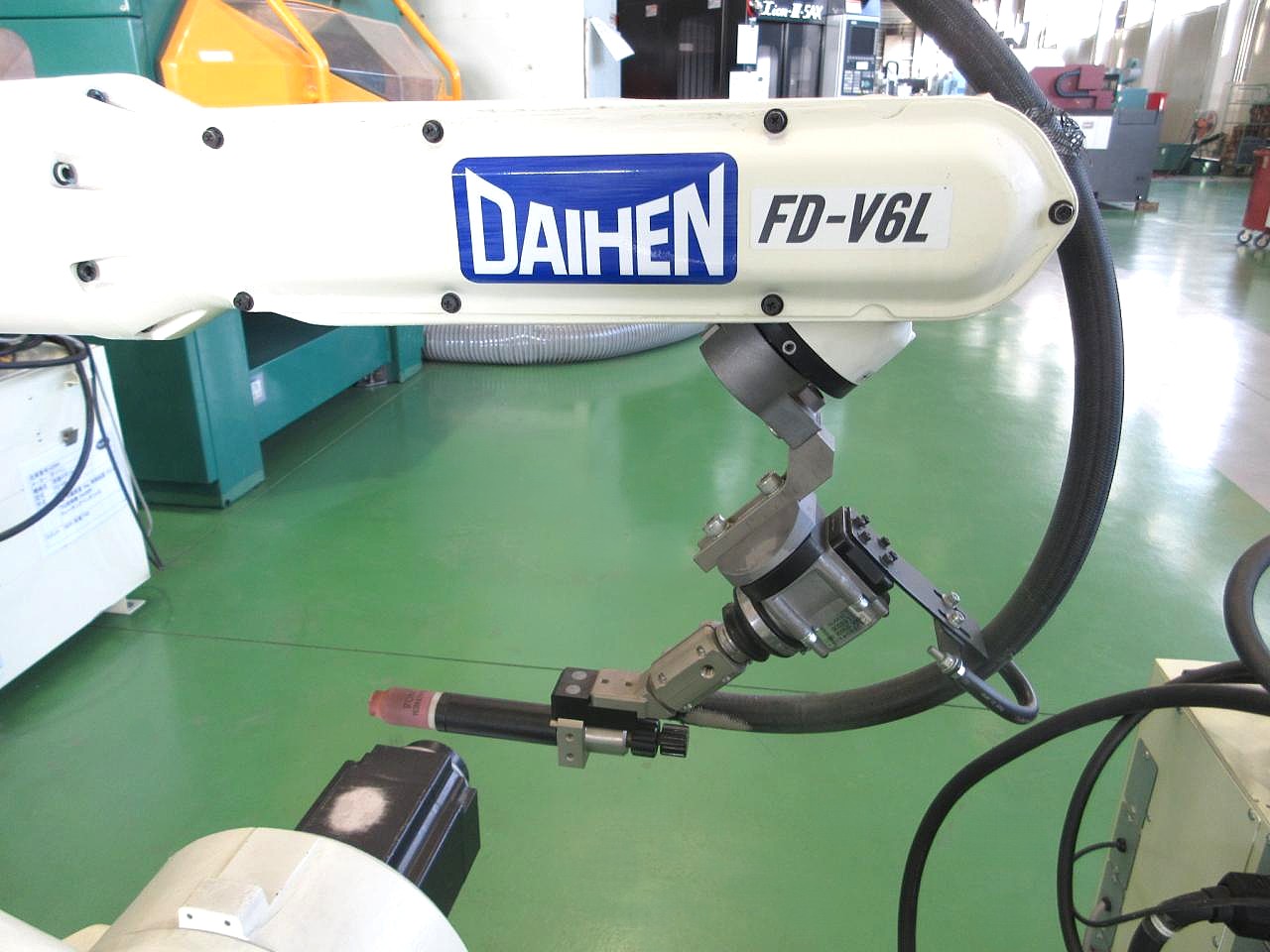 FD-V6Lロボット本体のメーカーロゴ表示