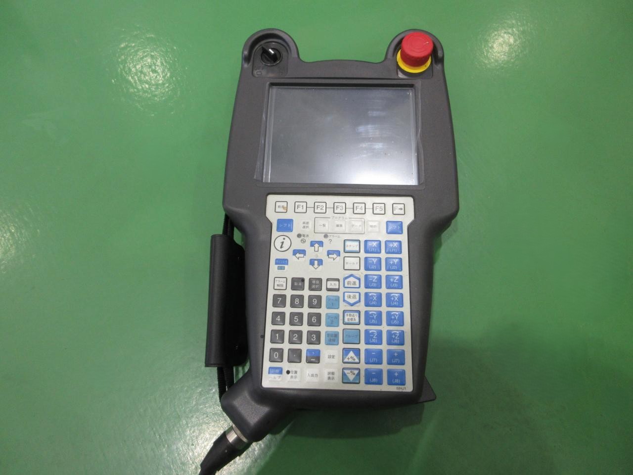 Robot M-710iCのペンダント